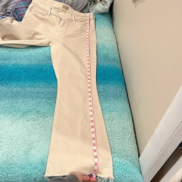 🔥Mother TheWekender Fray Cream Flare Jeans🔥 - Picture 7 of 10